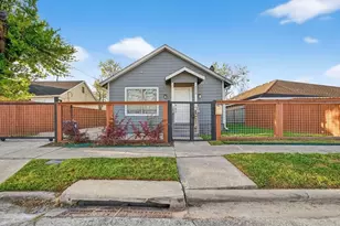 4520 Sharon St, Houston, TX 77020 - Photo 1