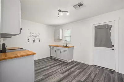 609 Hurst Street, Angleton, TX 77515 - Photo 12