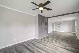 609 Hurst St, Angleton, TX 77515 - Photo 8