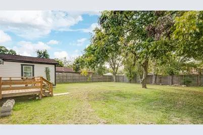 609 Hurst Street, Angleton, TX 77515 - Photo 36