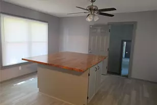 101 N N Hackberry, Moulton, TX 77975 - Photo 4