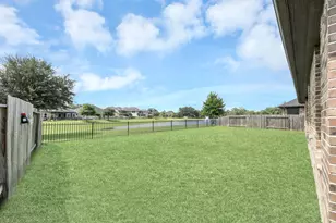 2539 Ravenna Ct, Friendswood, TX 77546 - Photo 10