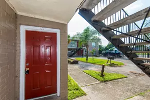 6810 Westover St, Houston, TX 77087 - Photo 2