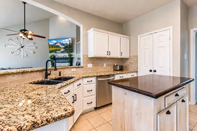 4107 E Baden Oaks Drive, Pearland, TX 77581 - Photo 18