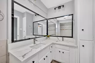 6707 Burning Tree Dr, Houston, TX 77036 - Photo 16
