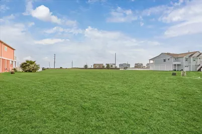 4203 S Sunset Bay Drive, Galveston, TX 77554 - Photo 2