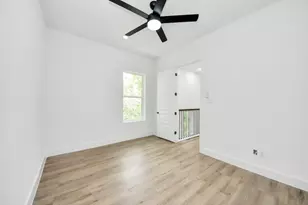 8313 Venus St, Houston, TX 77088 - Photo 30
