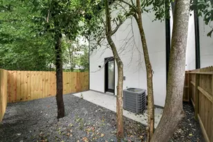 8313 Venus St, Houston, TX 77088 - Photo 34