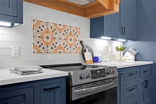 2906 Shady Ln, Crystal Beach, TX 77650 - Photo 10