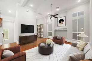 2022 Sabine St, Houston, TX 77007 - Photo 2