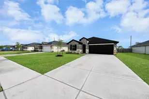 1137 Buffalograss Trl, Sealy, TX 77474 - Photo 2