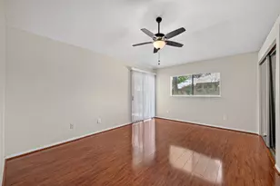 2931 Parkwood Manor Dr, Houston, TX 77339 - Photo 12