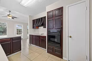 2931 Parkwood Manor Dr, Houston, TX 77339 - Photo 8