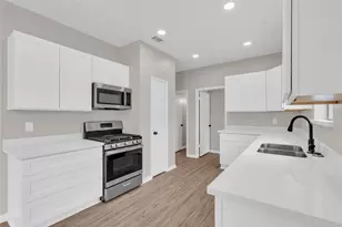 15411 Monte Vista Dr, Houston, TX 77083 - Photo 2