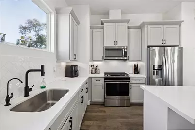 1915 Kolfahl Street #A, Houston, TX 77023 - Photo 12