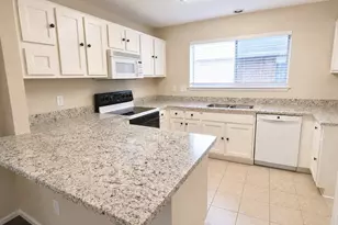 2506 Radcliffe Dr, Sugar Land, TX 77498 - Photo 4