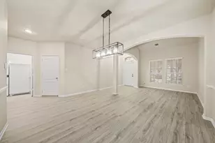 12923 Pecan Shores Dr, Houston, TX 77044 - Photo 10