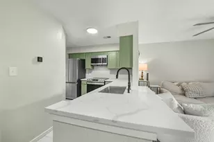 2501 Gulf Freeway, Dickinson, TX 77539 - Photo 10