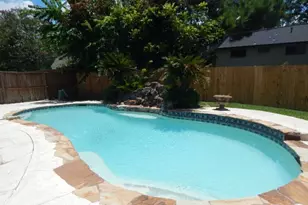 6111 Hampton Way Ct, Spring, TX 77389 - Photo 2