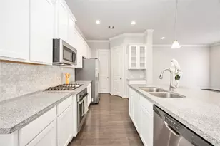 9603 Cambridge Manor Ln, Houston, TX 77045 - Photo 12