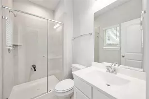 9603 Cambridge Manor Ln, Houston, TX 77045 - Photo 6