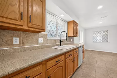 6914 Rockergate Drive, Missouri City, TX 77489 - Photo 18