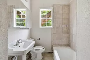 1655 Hawthorne St, Houston, TX 77006 - Photo 12