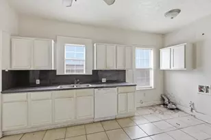 1655 Hawthorne St, Houston, TX 77006 - Photo 10
