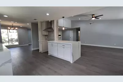 7807 Bellerive Dr Drive, Houston, TX 77036 - Photo 16