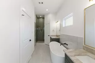 7805 Dyer St, Houston, TX 77088 - Photo 12