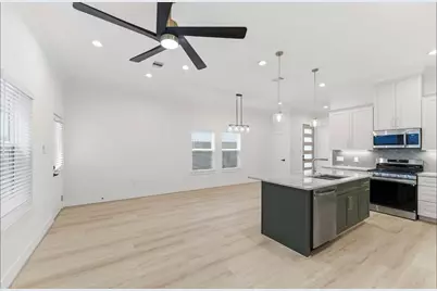 7805 Dyer St, Houston, TX 77088 - Photo 6