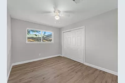 609 Debbie Lane, Alvin, TX 77511 - Photo 16