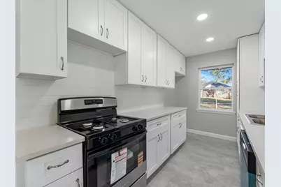 609 Debbie Lane, Alvin, TX 77511 - Photo 10