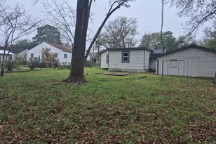 1017 Hazel Ave, Huntsville, TX 77320 - Photo 6