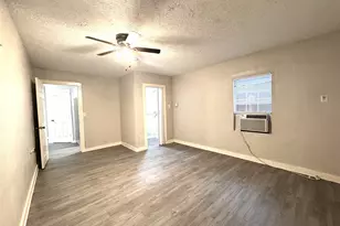 1813 Hatwell St, Houston, TX 77023 - Photo 6
