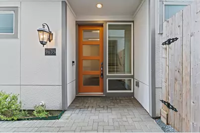 9635 Riddlewood Lane, Houston, TX 77025 - Photo 6
