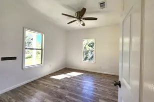 2706 1/2 Berry St, Houston, TX 77004 - Photo 10