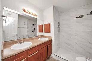 8100 Creekbend Dr, Houston, TX 77071 - Photo 10