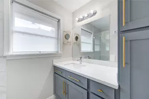 6026 Clarewood Dr, Houston, TX 77081 - Photo 12