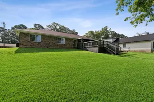 485 E Lake Dr, Livingston, TX 77351 - Photo 22