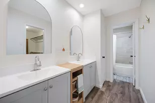 3711 Moss Tree Rd, Houston, TX 77043 - Photo 14