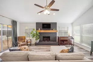 3711 Moss Tree Rd, Houston, TX 77043 - Photo 6