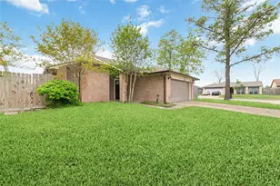 11439 Devencrest Dr, Houston, TX 77066 - Photo 2