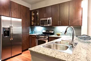 2525 McCue St Rd, Houston, TX 77056 - Photo 2