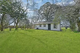7609 St Lo Rd, Houston, TX 77033 - Photo 14