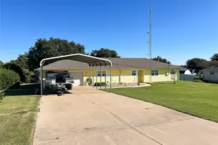 1569 Lcr 822, Groesbeck, TX 76642 - Photo 2