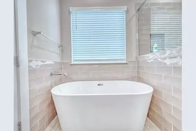 240 Julia Street #B, Houston, TX 77022 - Photo 10