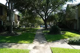 6645 Wanda Ln, Houston, TX 77074 - Photo 22