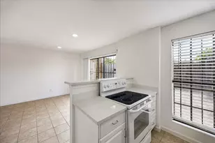 6645 Wanda Ln, Houston, TX 77074 - Photo 12