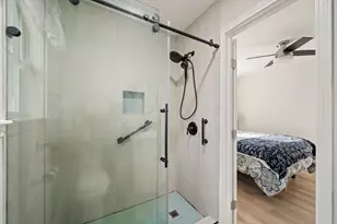 5147 Castlecreek Ln, Houston, TX 77053 - Photo 16